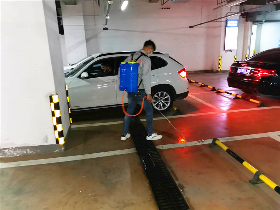 購(gòu)物中心地下車庫(kù)